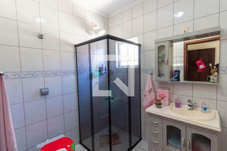 Casa à venda com 212m², 4 quartos e 4 vagas Casa à venda com 212m², 4 quartos e 4 vagasBanheiro da Suíte