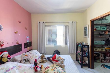 Casa à venda com 212m², 4 quartos e 4 vagas Casa à venda com 212m², 4 quartos e 4 vagasQuarto Suíte