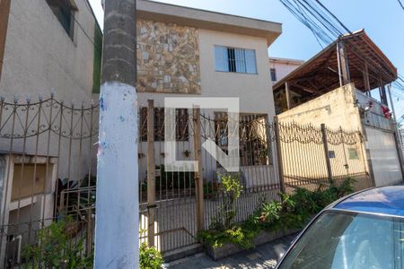Casa à venda com 212m², 4 quartos e 4 vagas Casa à venda com 212m², 4 quartos e 4 vagasFachada