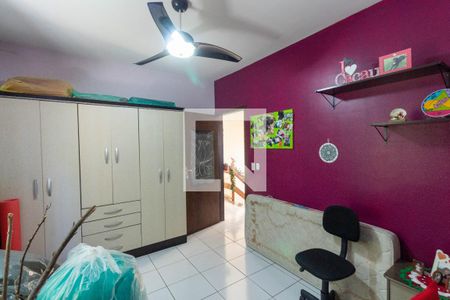 Casa à venda com 212m², 4 quartos e 4 vagas Casa à venda com 212m², 4 quartos e 4 vagasQuarto 2