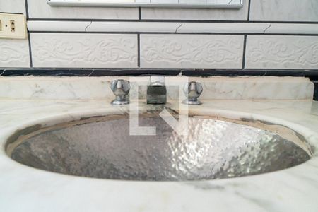 Apartamento à venda com 100m², 3 quartos e 2 vagas Apartamento à venda com 100m², 3 quartos e 2 vagasBanheiro Social Detalhe