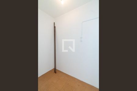 Apartamento à venda com 100m², 3 quartos e 2 vagas Apartamento à venda com 100m², 3 quartos e 2 vagasQuarto de Serviço