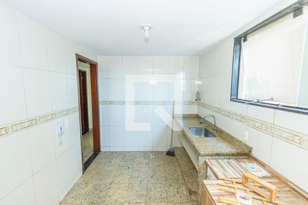 Apartamento para alugar com 120m², 3 quartos e sem vaga Apartamento para alugar com 120m², 3 quartos e sem vagaCozinha e Área de Serviço