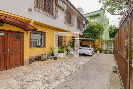 Casa à venda com 285m², 3 quartos e 6 vagas Casa à venda com 285m², 3 quartos e 6 vagasGaragem