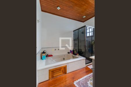 Casa à venda com 285m², 3 quartos e 6 vagas Casa à venda com 285m², 3 quartos e 6 vagasQuarto 3 - suíte