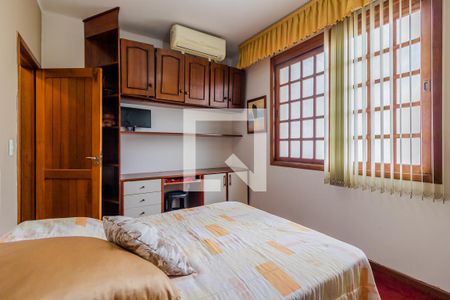 Casa à venda com 285m², 3 quartos e 6 vagas Casa à venda com 285m², 3 quartos e 6 vagasQuarto 1