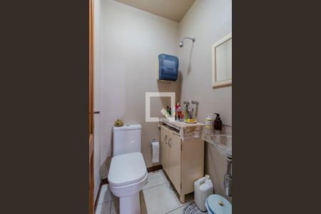 Casa à venda com 285m², 3 quartos e 6 vagas Casa à venda com 285m², 3 quartos e 6 vagasBanheiro de serviço