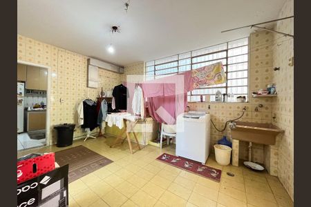 Casa à venda com 300m², 4 quartos e 5 vagasÁrea de Serviço
