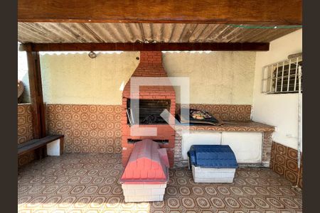 Casa à venda com 300m², 4 quartos e 5 vagasChurrasqueira