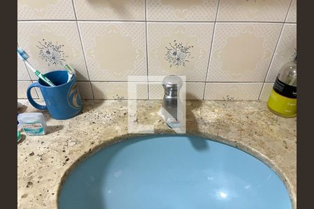 Casa à venda com 300m², 4 quartos e 5 vagasBanheiro Social