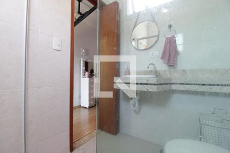 Casa à venda com 145m², 2 quartos e 2 vagasBanheiro da Suíte 1