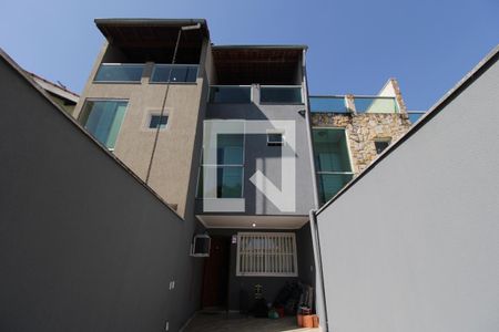 Casa à venda com 145m², 2 quartos e 2 vagasFachada