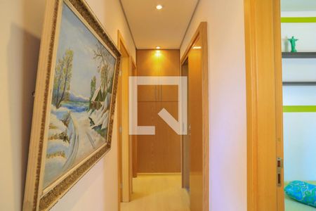 Corredor de apartamento para alugar com 3 quartos, 90m² em Lourdes, Belo Horizonte