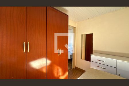 Quarto 1 de apartamento para alugar com 2 quartos, 36m² em São Braz, Curitiba