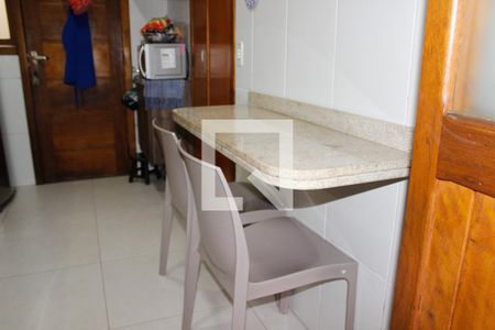 Casa à venda com 178m², 3 quartos e 2 vagas Casa à venda com 178m², 3 quartos e 2 vagasCozinha