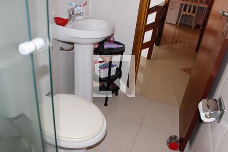 Casa à venda com 178m², 3 quartos e 2 vagas Casa à venda com 178m², 3 quartos e 2 vagasBanheiro Social