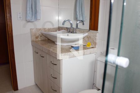 Casa à venda com 178m², 3 quartos e 2 vagas Casa à venda com 178m², 3 quartos e 2 vagasBanheiro do Quarto 1