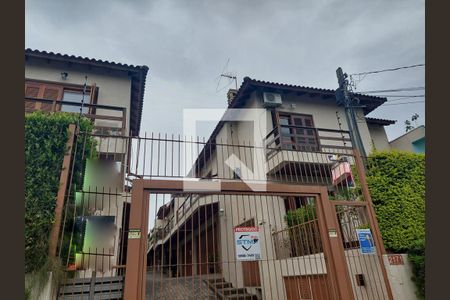 Casa à venda com 178m², 3 quartos e 2 vagas Casa à venda com 178m², 3 quartos e 2 vagasFachada