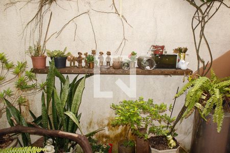 Casa à venda com 178m², 3 quartos e 2 vagas Casa à venda com 178m², 3 quartos e 2 vagasQuintal e Área de Serviço