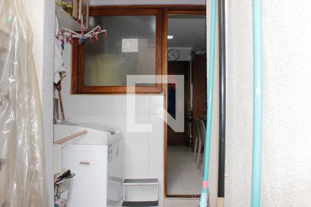 Casa à venda com 178m², 3 quartos e 2 vagas Casa à venda com 178m², 3 quartos e 2 vagasQuintal e Área de Serviço