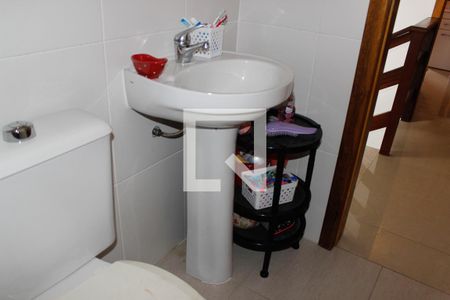 Casa à venda com 178m², 3 quartos e 2 vagas Casa à venda com 178m², 3 quartos e 2 vagasBanheiro Social