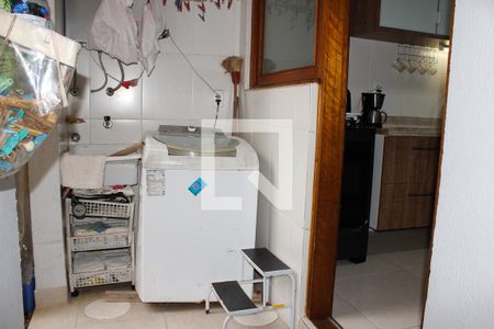 Casa à venda com 178m², 3 quartos e 2 vagas Casa à venda com 178m², 3 quartos e 2 vagasQuintal e Área de Serviço