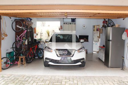 Casa à venda com 178m², 3 quartos e 2 vagas Casa à venda com 178m², 3 quartos e 2 vagasGaragem