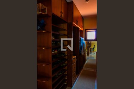 Casa à venda com 250m², 3 quartos e 4 vagas Casa à venda com 250m², 3 quartos e 4 vagasCLOSET