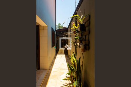 Casa à venda com 250m², 3 quartos e 4 vagas Casa à venda com 250m², 3 quartos e 4 vagasÁREA EXTERNA/LATERAL