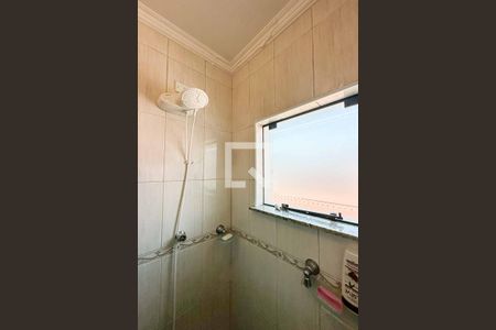 Casa à venda com 200m², 3 quartos e 5 vagasBanheiro 