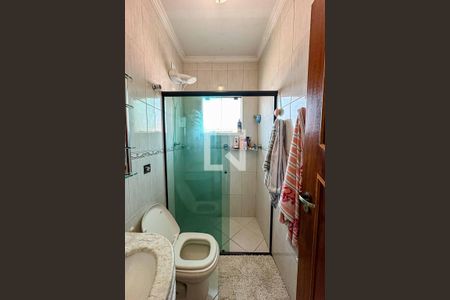 Casa à venda com 200m², 3 quartos e 5 vagasBanheiro 