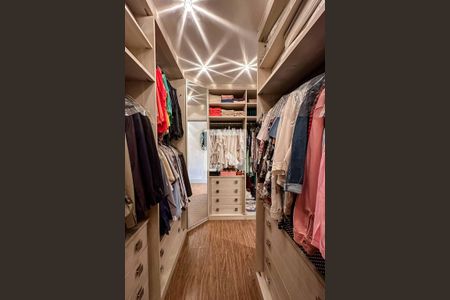 Casa à venda com 200m², 3 quartos e 5 vagasCloset 