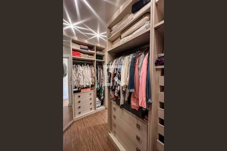 Casa à venda com 200m², 3 quartos e 5 vagasCloset 