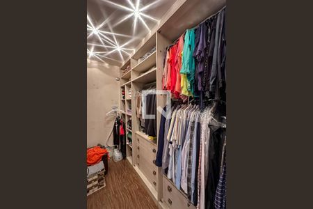 Casa à venda com 200m², 3 quartos e 5 vagasCloset 
