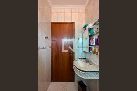 Casa à venda com 200m², 3 quartos e 5 vagasBanheiro 