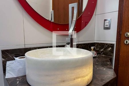 Casa à venda com 200m², 3 quartos e 5 vagasLavabo 