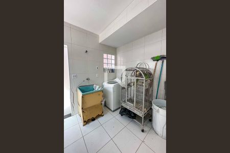 Casa à venda com 200m², 3 quartos e 5 vagasÁrea de Serviço