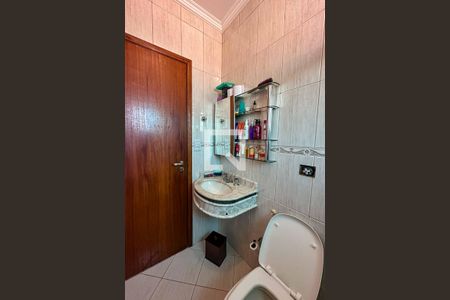 Casa à venda com 200m², 3 quartos e 5 vagasBanheiro 