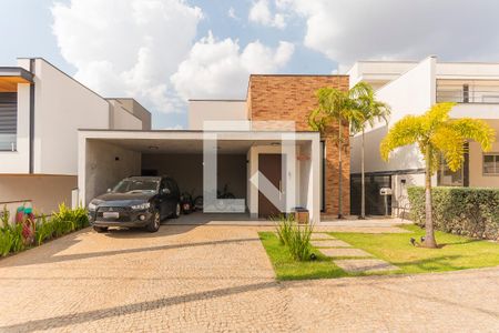 Casa de condomínio à venda com 194m², 3 quartos e 2 vagas Casa de condomínio à venda com 194m², 3 quartos e 2 vagasFachada