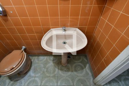 Casa à venda com 214m², 3 quartos e 5 vagasBanheiro de serviço