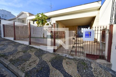 Casa à venda com 214m², 3 quartos e 5 vagasFachada