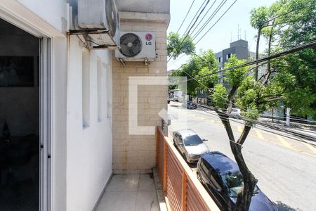 Casa à venda com 350m², 5 quartos e 5 vagasVaranda quarto 02