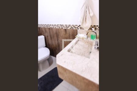 Casa à venda com 350m², 5 quartos e 5 vagasLavabo