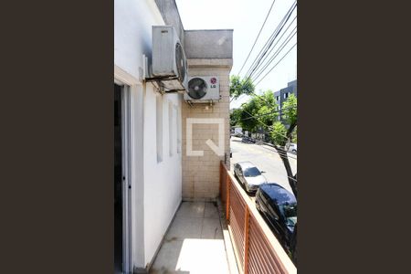 Casa à venda com 350m², 5 quartos e 5 vagasVaranda quarto 02