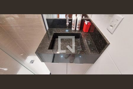 Casa à venda com 120m², 3 quartos e 2 vagas Casa à venda com 120m², 3 quartos e 2 vagasBanheiro 2