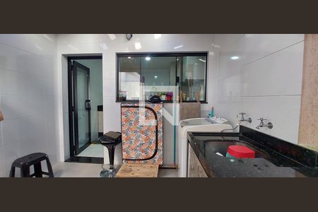 Casa à venda com 120m², 3 quartos e 2 vagas Casa à venda com 120m², 3 quartos e 2 vagasÁrea de Serviço