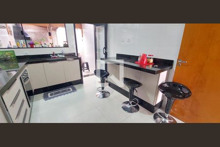 Casa à venda com 120m², 3 quartos e 2 vagas Casa à venda com 120m², 3 quartos e 2 vagasCozinha