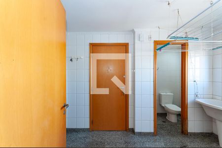 Apartamento à venda com 171m², 4 quartos e 3 vagas Apartamento à venda com 171m², 4 quartos e 3 vagasÁrea de Serviço