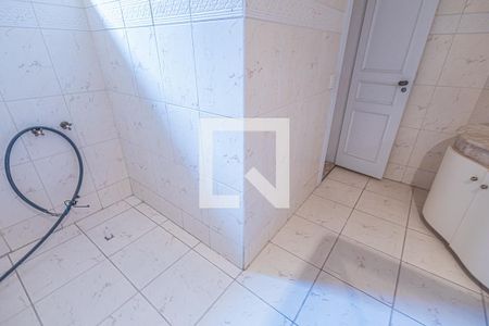 Casa à venda com 720m², 4 quartos e 6 vagasBanheiro do Quarto 1 