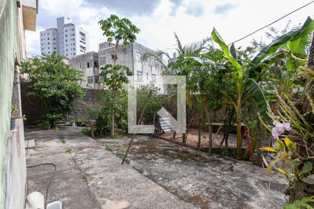 Casa à venda com 244m², 5 quartos e 3 vagas Casa à venda com 244m², 5 quartos e 3 vagasQuintal